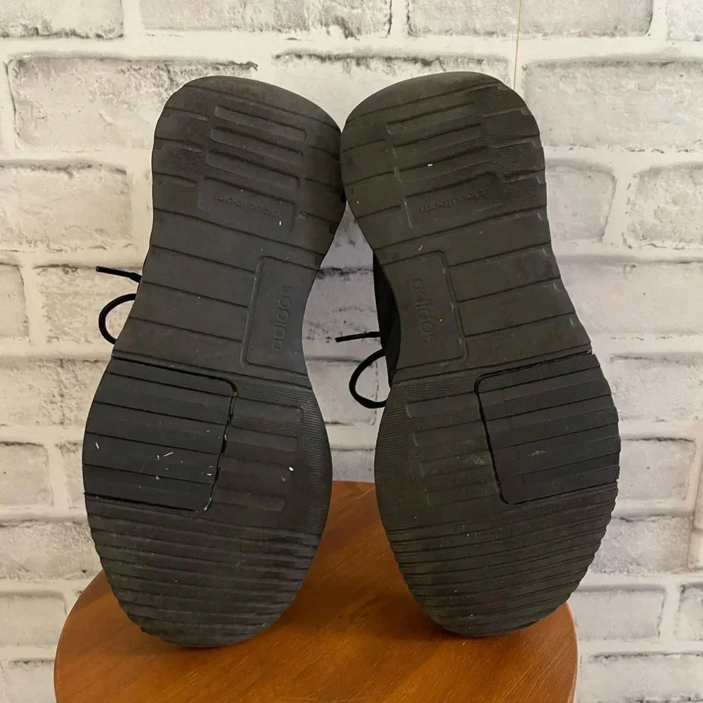 Youth sized adidas black Racer lace up athletic sneakers 5Y